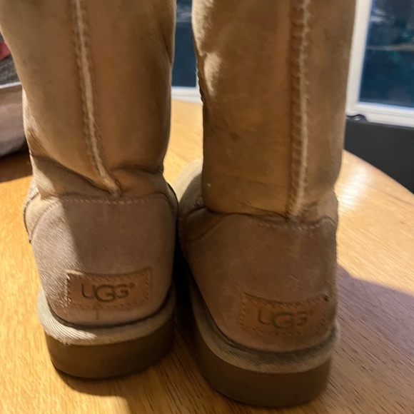 Ugg boots - Picture 2 of 4